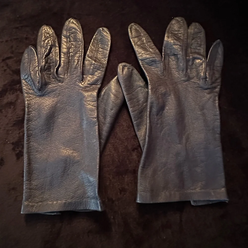 Vintage Soft Leather Kid Gloves from the 60’s. Small